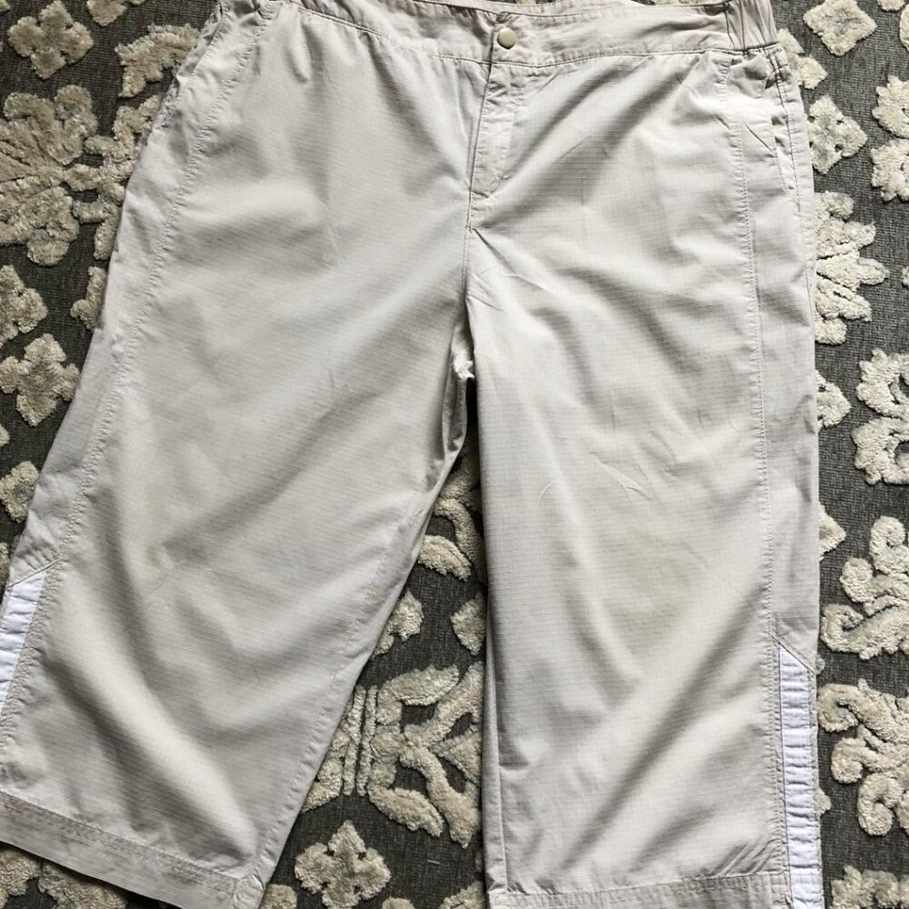 Athletic Works, Beige, 100% Cotton, Capri Khaki’s, Size: Large 12/14